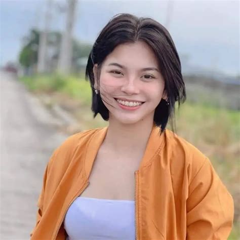 The Name Of The Girl Is Arlene Leng Altura .